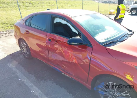 2022 Kia Forte Gt-Line z USA, uszkodzony, nr VIN 3KPF54AD3NE508790